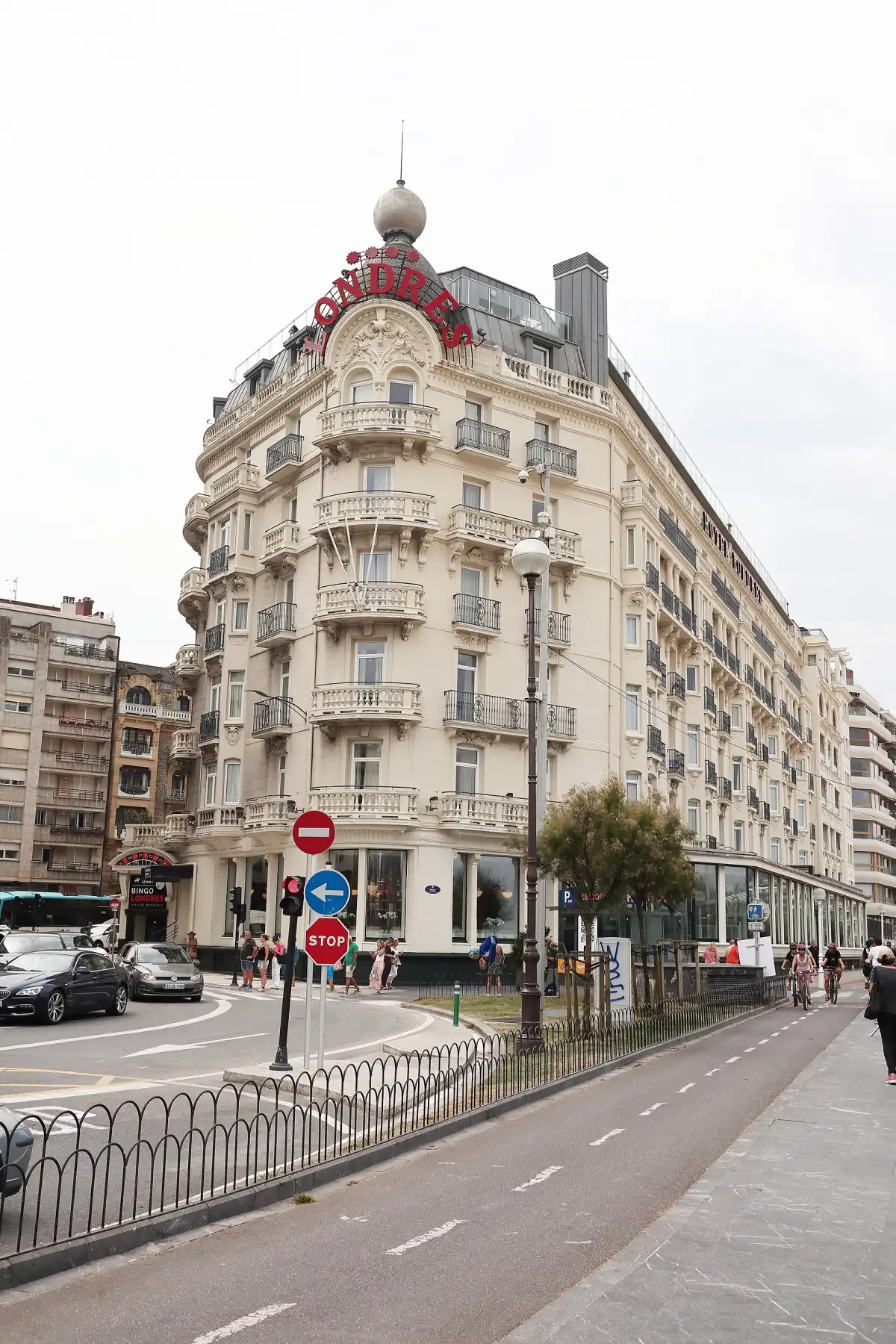 El Hotel de Londres y de Inglaterra, en el paseo de la Concha de San Sebastián, donde arrancó la reunión del 17 de agosto de 1930